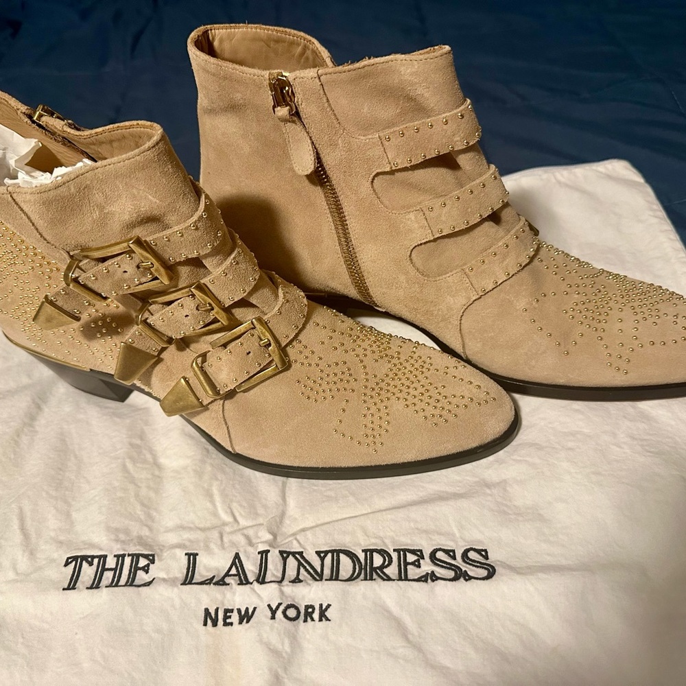 Chloe short boots